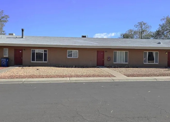 1Bd, King, Brkfst, Large Tvs, Wd, Sleeps 4, Bbq